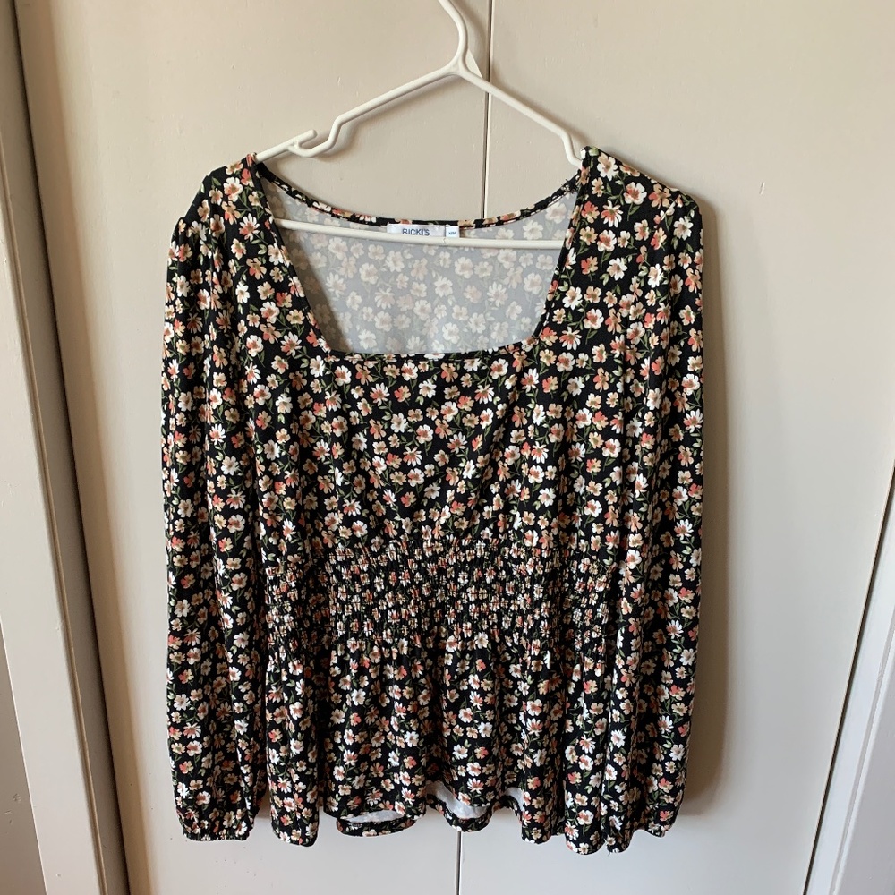 Womens floral long sleeve tee/blouse